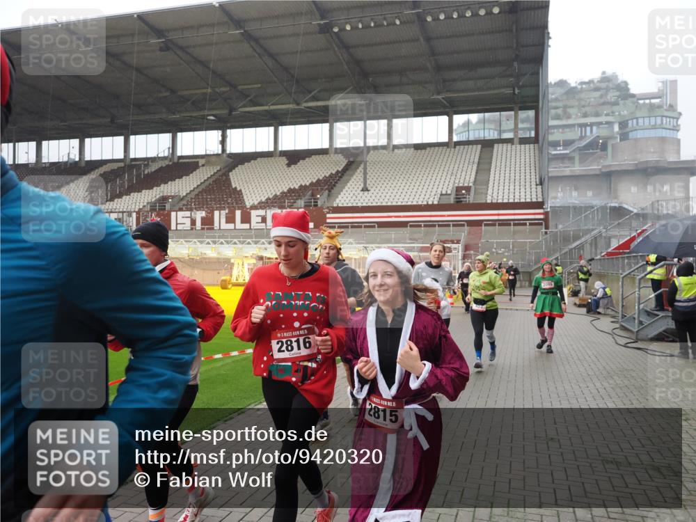 07.12.2025 - St. Pauli X-Mass-Run No. 15 Fabian Wolf http://msf.ph/oto/9420320 07.12.2025 11:38:45 Ziel 453, 1133, 1318, 1601, 1605, 1606, 2010, 2011, 2099, 2815, 2816, 3365, 3367, 3508, 4822 meine-sportfotos.de