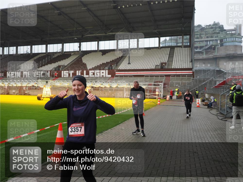 07.12.2025 - St. Pauli X-Mass-Run No. 15 Fabian Wolf http://msf.ph/oto/9420432 07.12.2025 11:39:20 Ziel 2057, 2225, 2226, 2978, 3357 meine-sportfotos.de