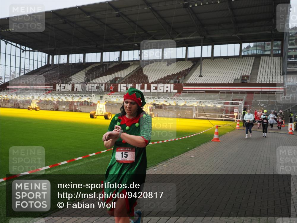 07.12.2025 - St. Pauli X-Mass-Run No. 15 Fabian Wolf http://msf.ph/oto/9420817 07.12.2025 11:41:59 Ziel 15, 462, 465, 2291, 2435, 3479, 3717, 3718, 3922, 3923, 4605 meine-sportfotos.de