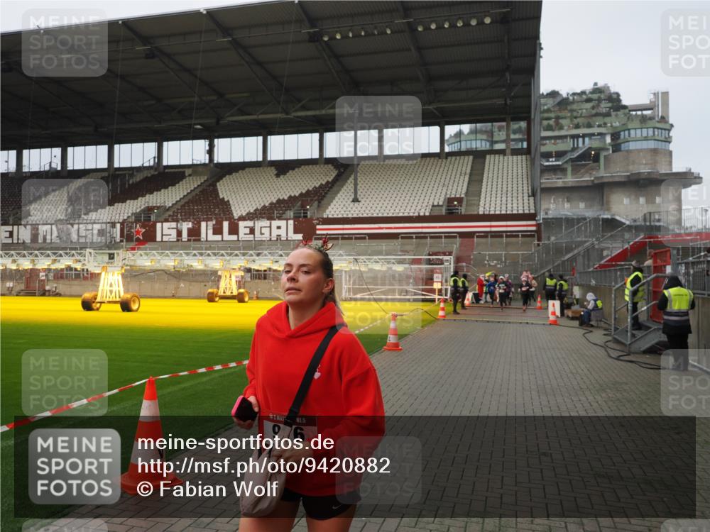 07.12.2025 - St. Pauli X-Mass-Run No. 15 Fabian Wolf http://msf.ph/oto/9420882 07.12.2025 11:42:35 Ziel 976, 1288, 4600, 4606 meine-sportfotos.de