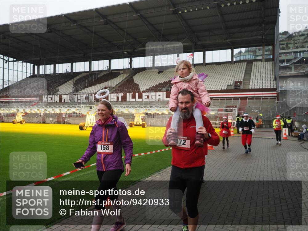 07.12.2025 - St. Pauli X-Mass-Run No. 15 Fabian Wolf http://msf.ph/oto/9420933 07.12.2025 11:42:53 Ziel 158, 172, 320, 323, 652, 1975, 3425, 3435, 3576, 3579, 3663, 3672, 3953, 3964, 3965 meine-sportfotos.de