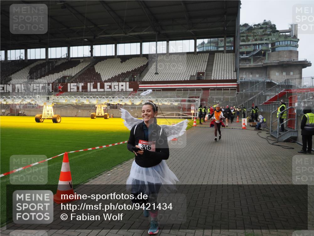 07.12.2025 - St. Pauli X-Mass-Run No. 15 Fabian Wolf http://msf.ph/oto/9421434 07.12.2025 11:46:09 Ziel 143, 147, 188, 356, 733, 1058, 1433, 1454, 2097, 2137, 2437, 3620 meine-sportfotos.de