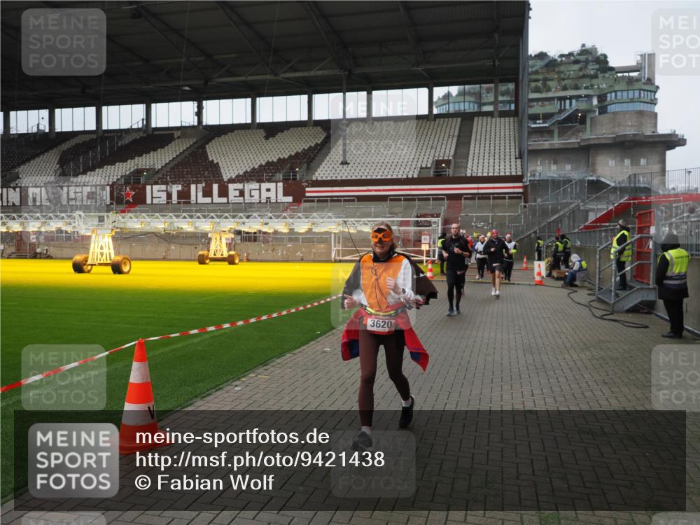 07.12.2025 - St. Pauli X-Mass-Run No. 15 Fabian Wolf http://msf.ph/oto/9421438 07.12.2025 11:46:11 Ziel 143, 147, 188, 356, 733, 949, 1058, 1073, 1433, 1454, 2097, 2137, 2437, 3523, 3524, 3620 meine-sportfotos.de