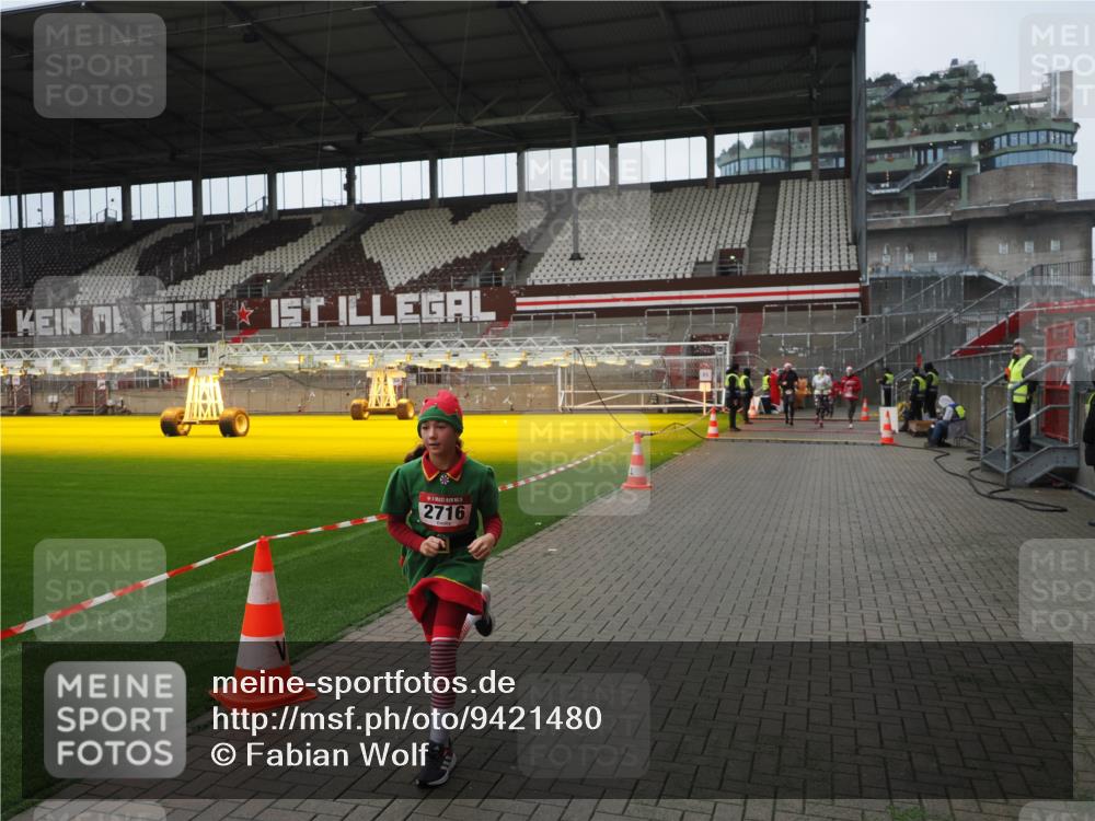 07.12.2025 - St. Pauli X-Mass-Run No. 15 Fabian Wolf http://msf.ph/oto/9421480 07.12.2025 11:46:25 Ziel 949, 954, 1058, 1073, 1433, 1454, 2437, 2716, 2935, 2941, 3523, 3524 meine-sportfotos.de