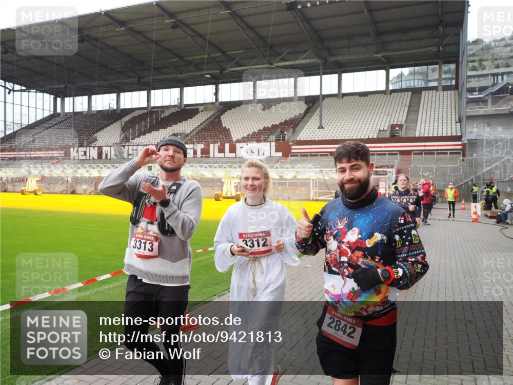 07.12.2025 - St. Pauli X-Mass-Run No. 15 Fabian Wolf http://msf.ph/oto/9421813 07.12.2025 11:48:03 Ziel 207, 724, 796, 1471, 1474, 1597, 2381, 2384, 2451, 2452, 2475, 2516, 2842, 3227, 3312, 3313, 3542, 3545, 3547, 3602, 4425, 4427 meine-sportfotos.de