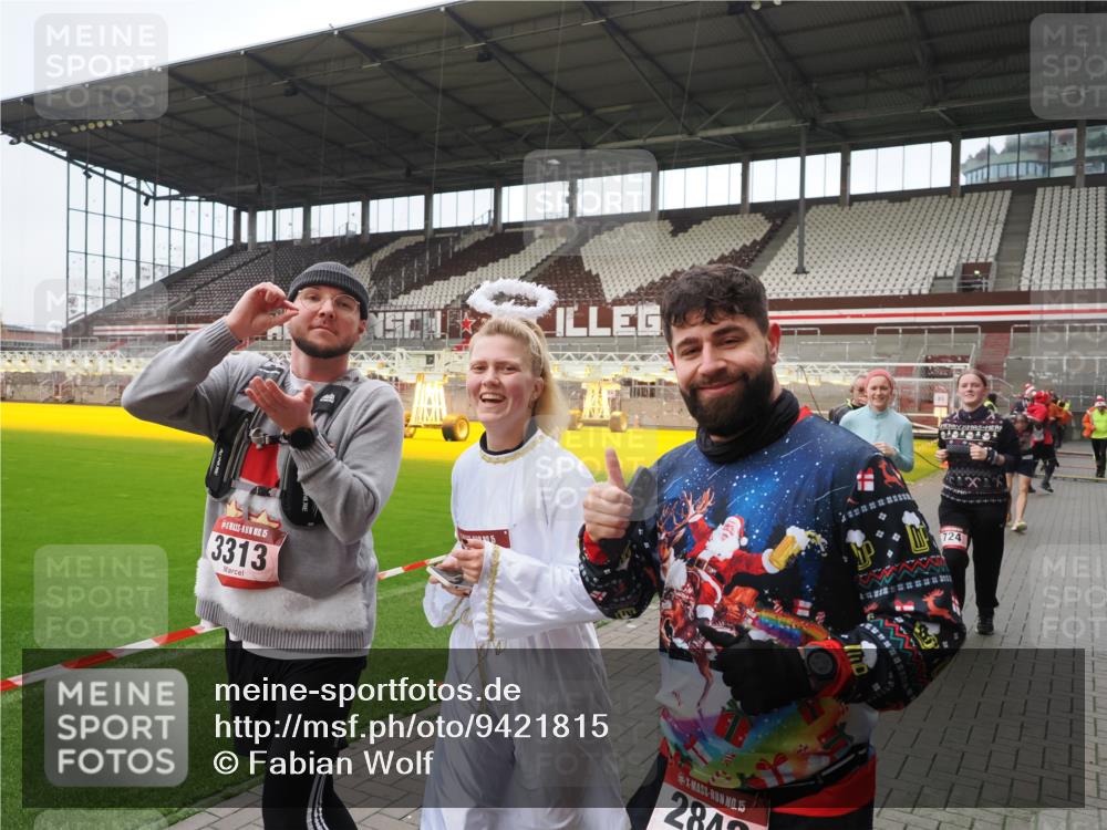 07.12.2025 - St. Pauli X-Mass-Run No. 15 Fabian Wolf http://msf.ph/oto/9421815 07.12.2025 11:48:04 Ziel 207, 724, 796, 1471, 1474, 1597, 2381, 2384, 2451, 2452, 2475, 2516, 2842, 3312, 3313, 3542, 3545, 3547, 3602, 4425, 4427 meine-sportfotos.de