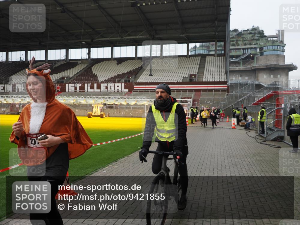 07.12.2025 - St. Pauli X-Mass-Run No. 15 Fabian Wolf http://msf.ph/oto/9421855 07.12.2025 11:48:13 Ziel 207, 724, 796, 990, 1471, 1474, 1597, 3312, 3504, 3528, 3542, 3545, 3547, 3602 meine-sportfotos.de