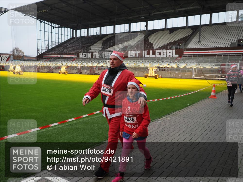 07.12.2025 - St. Pauli X-Mass-Run No. 15 Fabian Wolf http://msf.ph/oto/9421891 07.12.2025 11:48:31 Ziel 616, 732, 990, 1891, 1911, 1926, 1927, 2432, 3504, 3528, 3635, 3638, 3646, 3657, 4134, 4423, 4424, 4426, 4477, 4480 meine-sportfotos.de