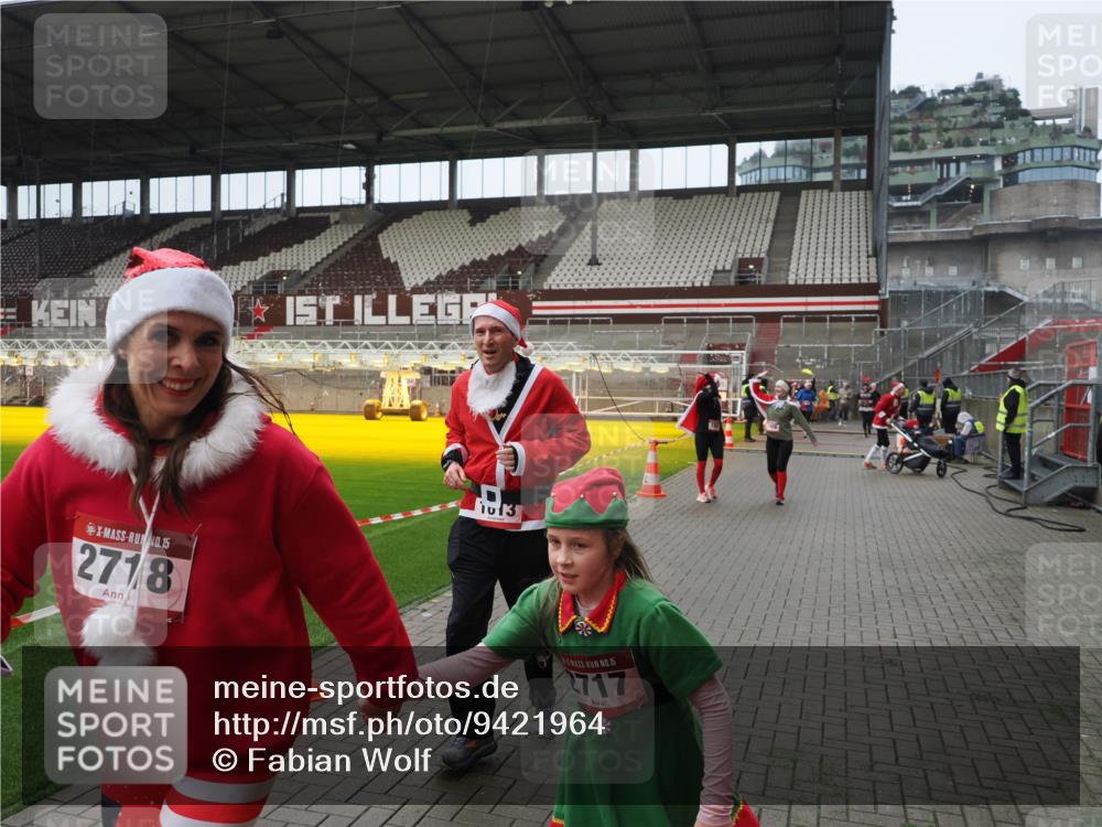 07.12.2025 - St. Pauli X-Mass-Run No. 15 Fabian Wolf http://msf.ph/oto/9421964 07.12.2025 11:48:48 Ziel 1613, 1891, 1911, 1966, 1967, 2008, 2075, 2148, 2717, 2718, 3023, 3388, 3926, 4134 meine-sportfotos.de