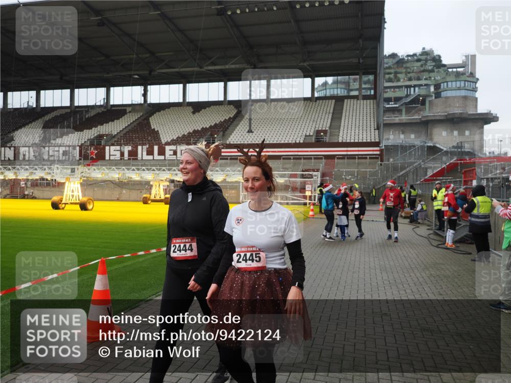 07.12.2025 - St. Pauli X-Mass-Run No. 15 Fabian Wolf http://msf.ph/oto/9422124 07.12.2025 11:49:46 Ziel 2444, 2445, 2853, 2911, 3180, 3183, 3562, 3563, 3566, 3568, 3572, 3665, 3685, 3914, 3915 meine-sportfotos.de