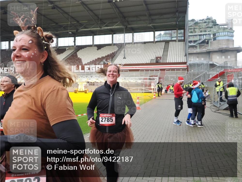 07.12.2025 - St. Pauli X-Mass-Run No. 15 Fabian Wolf http://msf.ph/oto/9422187 07.12.2025 11:50:25 Ziel 1890, 2203, 2210, 2784, 2785, 2793, 2848, 2877, 4184, 4428 meine-sportfotos.de
