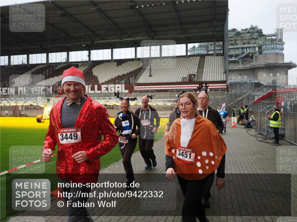 07.12.2025 - St. Pauli X-Mass-Run No. 15 Fabian Wolf http://msf.ph/oto/9422332 07.12.2025 11:51:38 Ziel 648, 650, 2025, 2027, 2374, 3449, 3451, 3790, 3853, 3875, 3959, 4340, 4602, 4610 meine-sportfotos.de