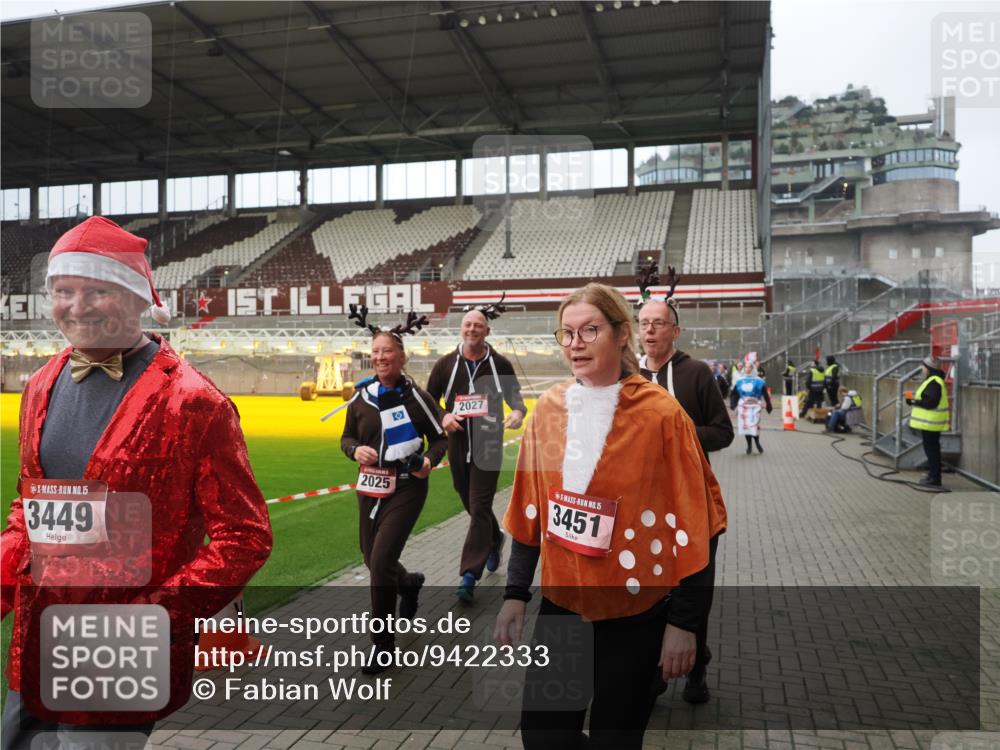 07.12.2025 - St. Pauli X-Mass-Run No. 15 Fabian Wolf http://msf.ph/oto/9422333 07.12.2025 11:51:38 Ziel 648, 650, 2025, 2027, 2374, 3449, 3451, 3790, 3853, 3875, 3959, 4340, 4602, 4610 meine-sportfotos.de