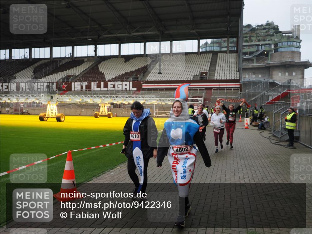 07.12.2025 - St. Pauli X-Mass-Run No. 15 Fabian Wolf http://msf.ph/oto/9422346 07.12.2025 11:51:45 Ziel 648, 650, 2025, 2027, 3790, 3794, 3795, 3853, 3875, 4602, 4610 meine-sportfotos.de