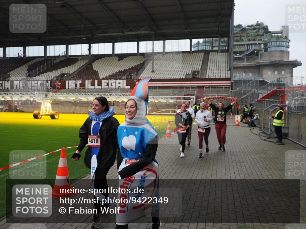 07.12.2025 - St. Pauli X-Mass-Run No. 15 Fabian Wolf http://msf.ph/oto/9422349 07.12.2025 11:51:46 Ziel 648, 650, 2025, 2027, 3583, 3790, 3794, 3795, 3853, 3875, 4602, 4610 meine-sportfotos.de