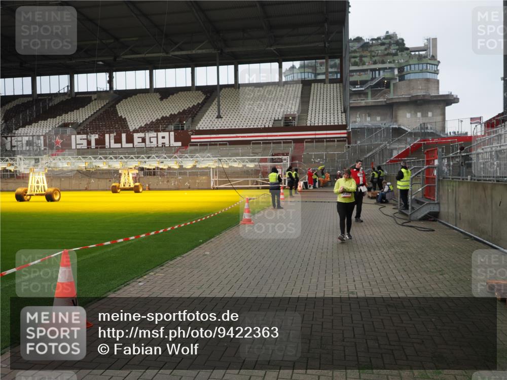 07.12.2025 - St. Pauli X-Mass-Run No. 15 Fabian Wolf http://msf.ph/oto/9422363 07.12.2025 11:51:54 Ziel 1916, 3583, 3790, 3794, 3795, 3853 meine-sportfotos.de