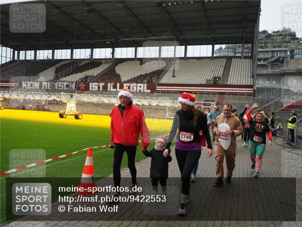 07.12.2025 - St. Pauli X-Mass-Run No. 15 Fabian Wolf http://msf.ph/oto/9422553 07.12.2025 11:53:10 Ziel 104, 524, 1238, 1239, 1289, 1290, 1467, 1592, 1803, 2685, 2735, 2966, 3006, 3355, 3356, 3749, 3750 meine-sportfotos.de