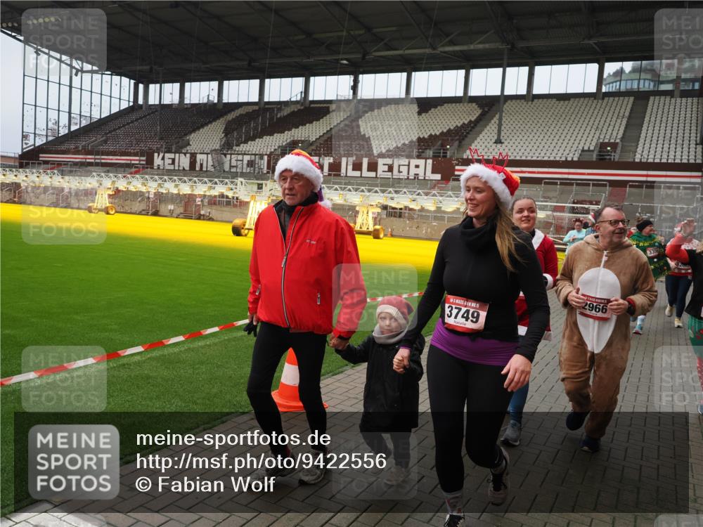 07.12.2025 - St. Pauli X-Mass-Run No. 15 Fabian Wolf http://msf.ph/oto/9422556 07.12.2025 11:53:11 Ziel 104, 524, 1238, 1239, 1289, 1290, 1803, 2685, 2735, 2966, 3006, 3355, 3356, 3749, 3750, 4248 meine-sportfotos.de