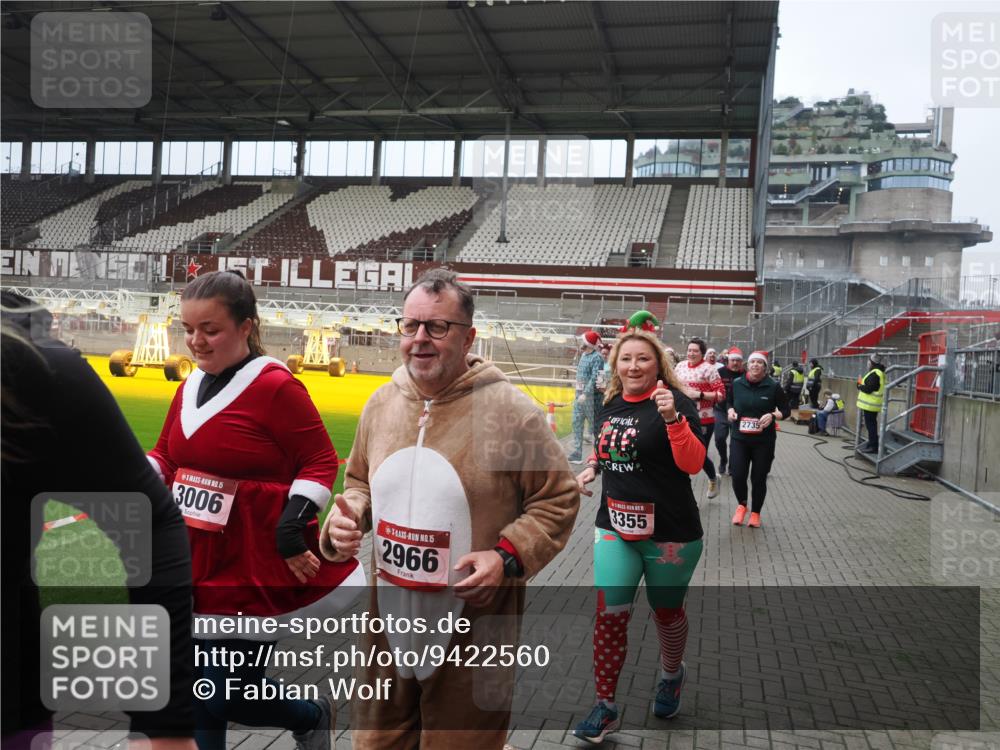 07.12.2025 - St. Pauli X-Mass-Run No. 15 Fabian Wolf http://msf.ph/oto/9422560 07.12.2025 11:53:12 Ziel 104, 524, 1238, 1239, 1289, 1290, 1803, 2685, 2735, 2966, 3006, 3355, 3356, 3749, 3750, 4248 meine-sportfotos.de