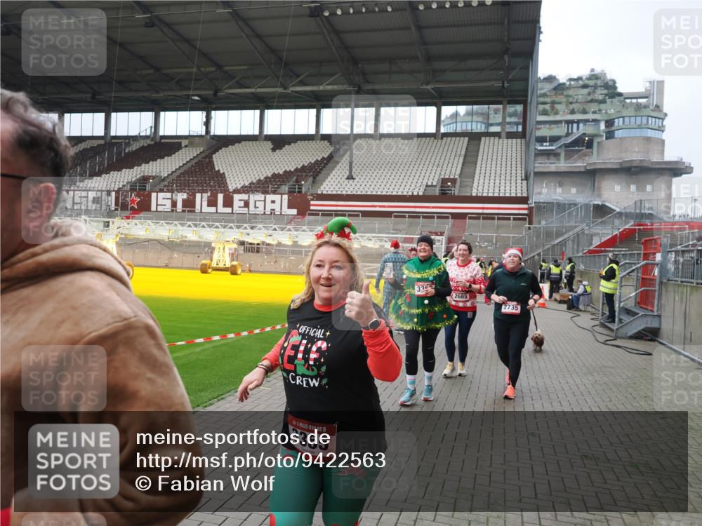 07.12.2025 - St. Pauli X-Mass-Run No. 15 Fabian Wolf http://msf.ph/oto/9422563 07.12.2025 11:53:13 Ziel 104, 524, 1238, 1239, 1289, 1290, 1803, 2685, 2735, 2966, 3006, 3355, 3356, 3749, 3750, 4248 meine-sportfotos.de