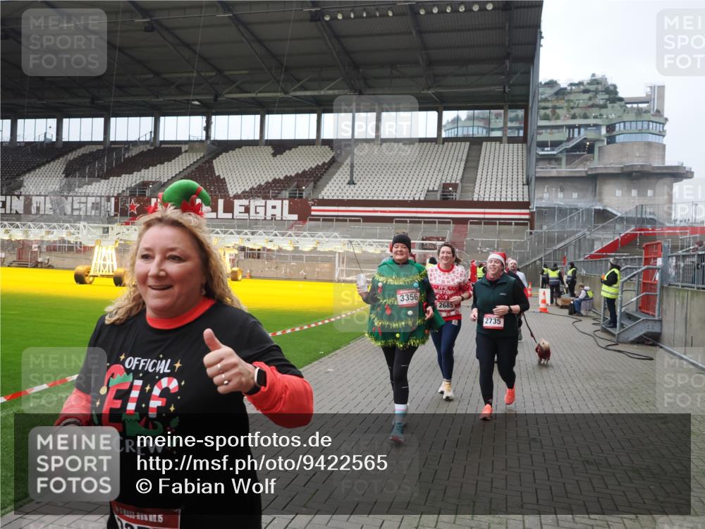 07.12.2025 - St. Pauli X-Mass-Run No. 15 Fabian Wolf http://msf.ph/oto/9422565 07.12.2025 11:53:13 Ziel 104, 524, 1238, 1239, 1289, 1290, 1803, 2685, 2735, 2966, 3006, 3355, 3356, 3749, 3750, 4248 meine-sportfotos.de