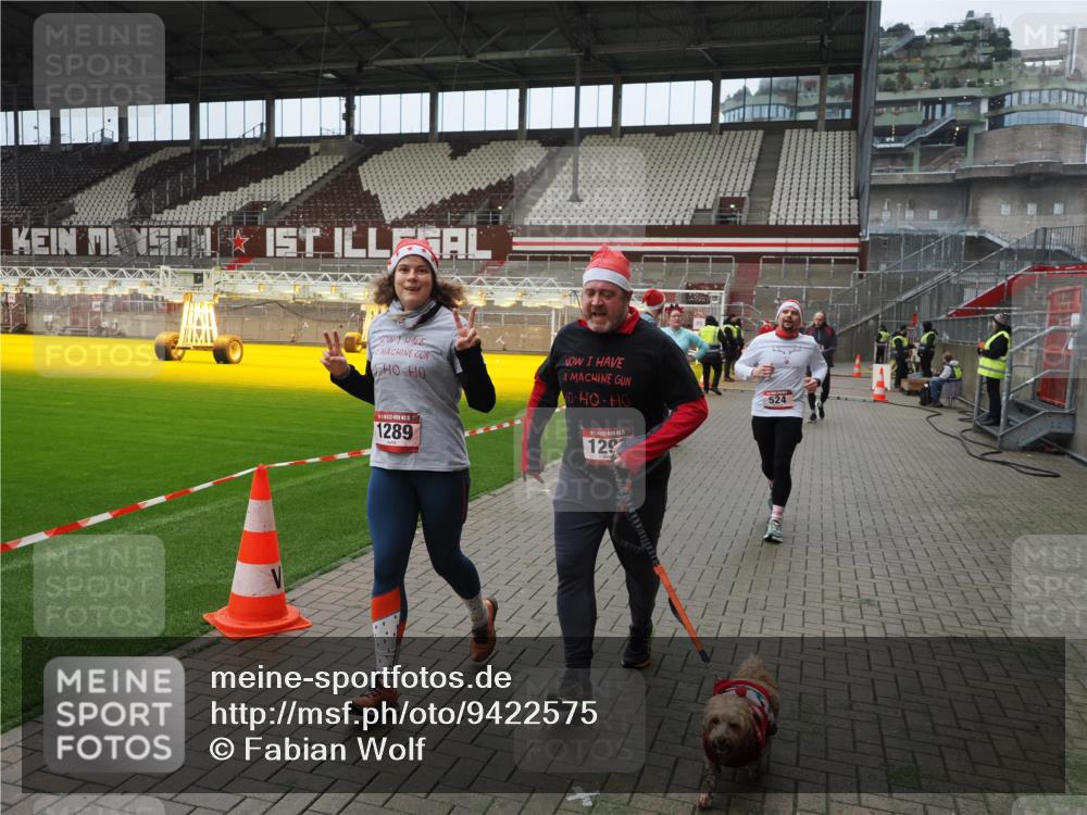 07.12.2025 - St. Pauli X-Mass-Run No. 15 Fabian Wolf http://msf.ph/oto/9422575 07.12.2025 11:53:16 Ziel 104, 524, 1238, 1239, 1289, 1290, 1803, 2685, 2735, 2966, 3006, 3355, 3356, 3749, 3750, 4248 meine-sportfotos.de