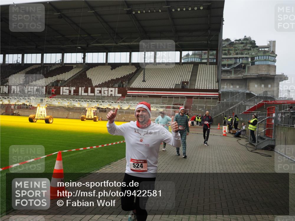 07.12.2025 - St. Pauli X-Mass-Run No. 15 Fabian Wolf http://msf.ph/oto/9422581 07.12.2025 11:53:17 Ziel 104, 524, 1238, 1239, 1289, 1290, 2685, 2735, 2966, 3006, 3355, 3356, 3749, 3750, 4248 meine-sportfotos.de