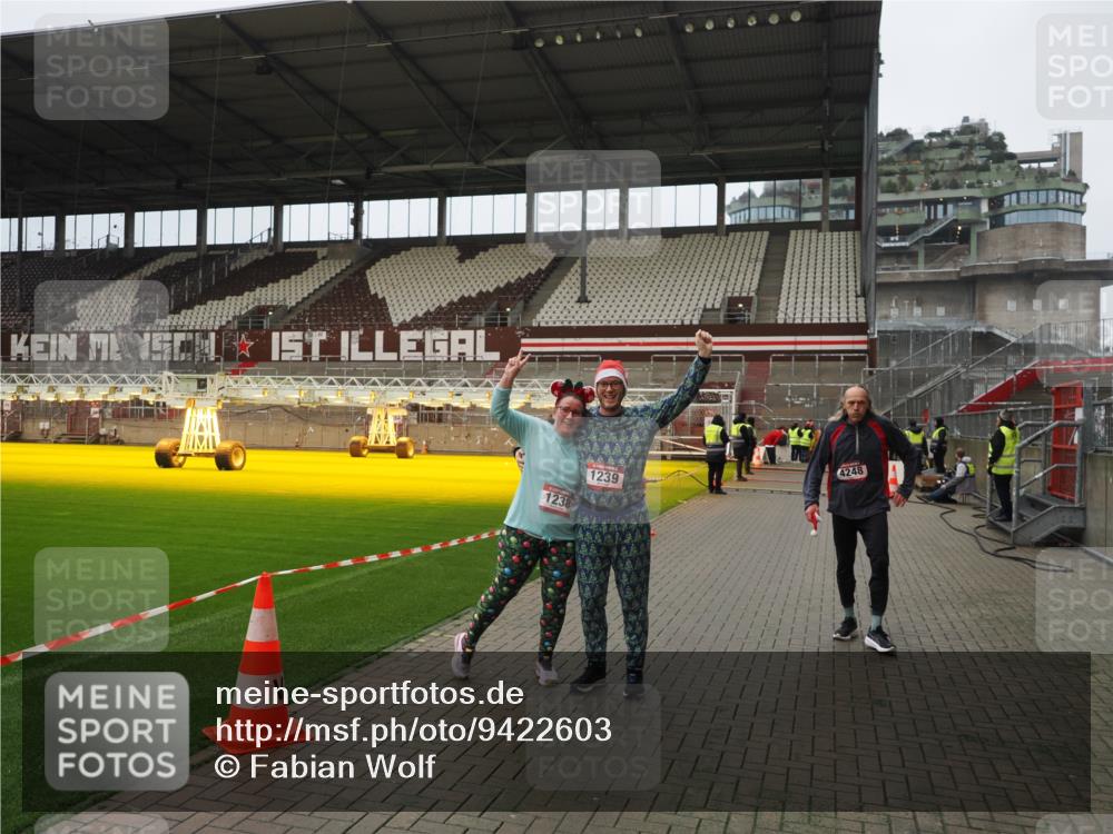 07.12.2025 - St. Pauli X-Mass-Run No. 15 Fabian Wolf http://msf.ph/oto/9422603 07.12.2025 11:53:23 Ziel 524, 1289, 1290, 2685, 2735, 3356, 4248 meine-sportfotos.de