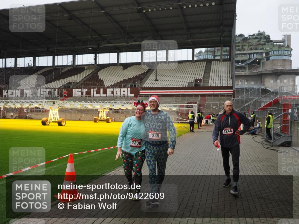 07.12.2025 - St. Pauli X-Mass-Run No. 15 Fabian Wolf http://msf.ph/oto/9422609 07.12.2025 11:53:25 Ziel 524, 1289, 1290, 4248 meine-sportfotos.de