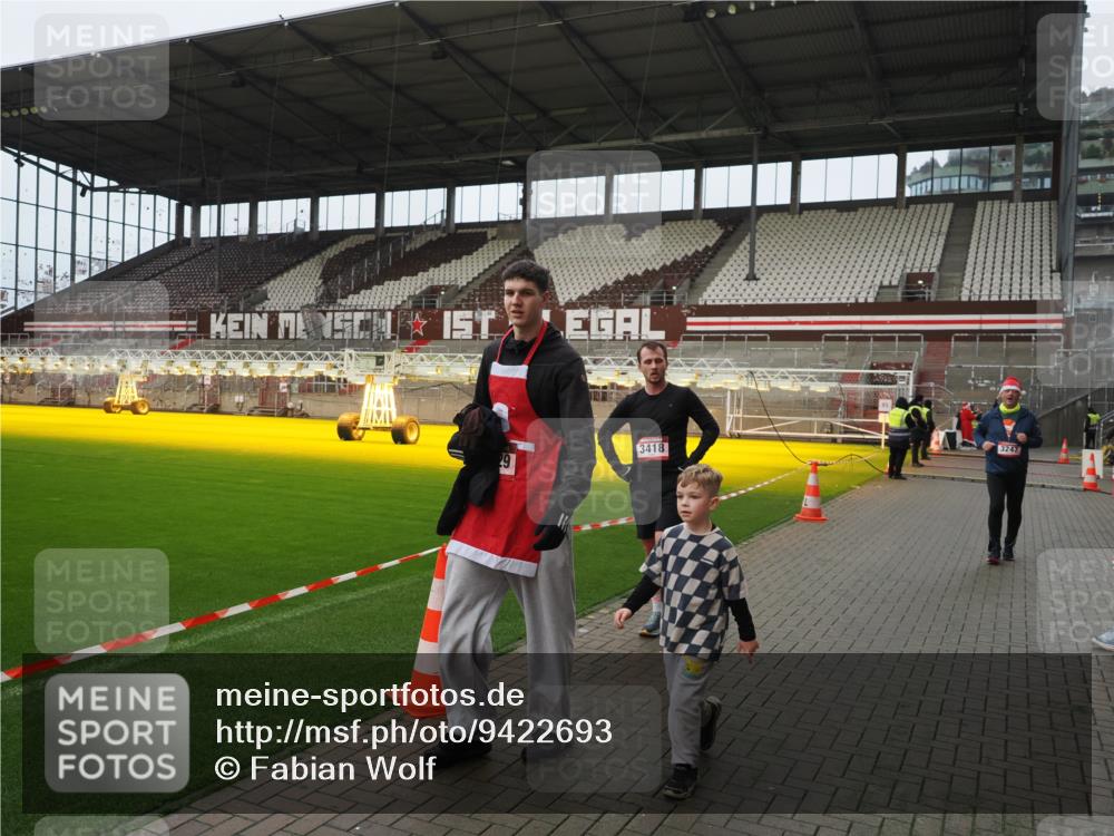 07.12.2025 - St. Pauli X-Mass-Run No. 15 Fabian Wolf http://msf.ph/oto/9422693 07.12.2025 11:54:17 Ziel 2626, 2759, 2963, 2970, 3031, 3247, 3418, 3989 meine-sportfotos.de