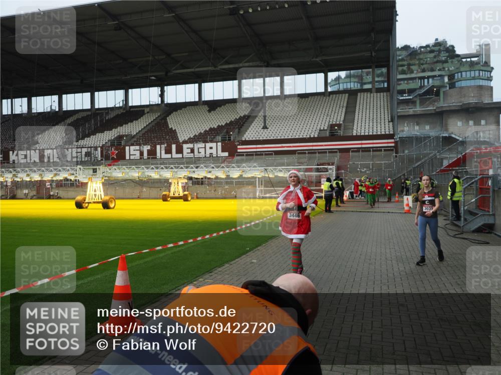 07.12.2025 - St. Pauli X-Mass-Run No. 15 Fabian Wolf http://msf.ph/oto/9422720 07.12.2025 11:54:27 Ziel 2775, 2778, 3247, 3446, 3989 meine-sportfotos.de
