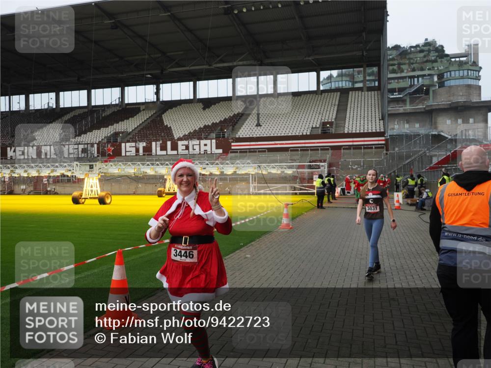 07.12.2025 - St. Pauli X-Mass-Run No. 15 Fabian Wolf http://msf.ph/oto/9422723 07.12.2025 11:54:28 Ziel 2775, 2778, 2782, 3247, 3446, 3989 meine-sportfotos.de