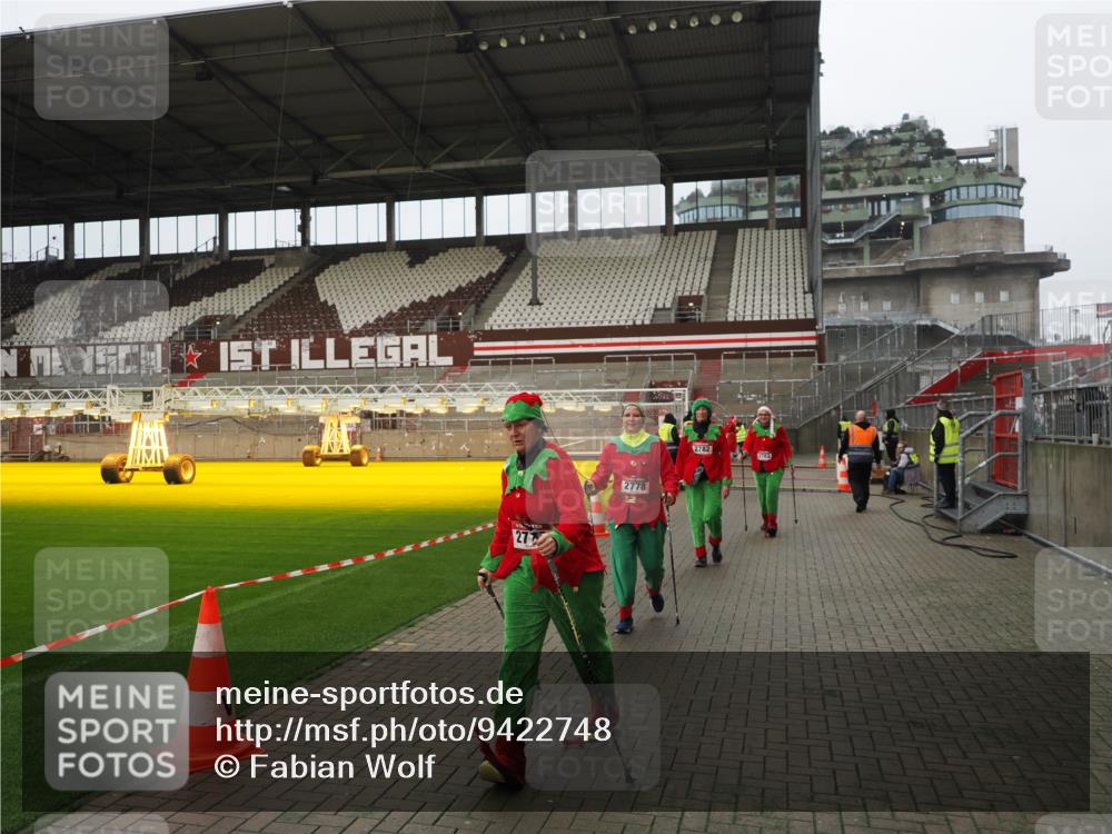 07.12.2025 - St. Pauli X-Mass-Run No. 15 Fabian Wolf http://msf.ph/oto/9422748 07.12.2025 11:54:37 Ziel 333, 1331, 1784, 2775, 2778, 2782, 2783, 3446 meine-sportfotos.de
