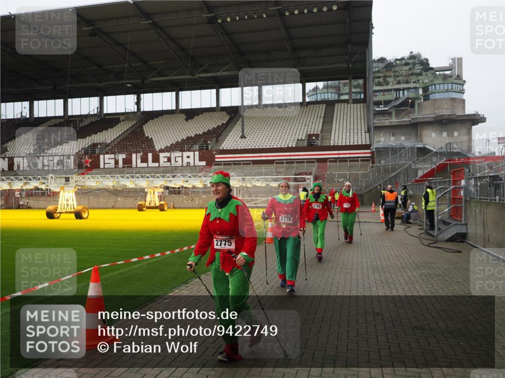 07.12.2025 - St. Pauli X-Mass-Run No. 15 Fabian Wolf http://msf.ph/oto/9422749 07.12.2025 11:54:37 Ziel 333, 1331, 1784, 2775, 2778, 2782, 2783, 3446 meine-sportfotos.de