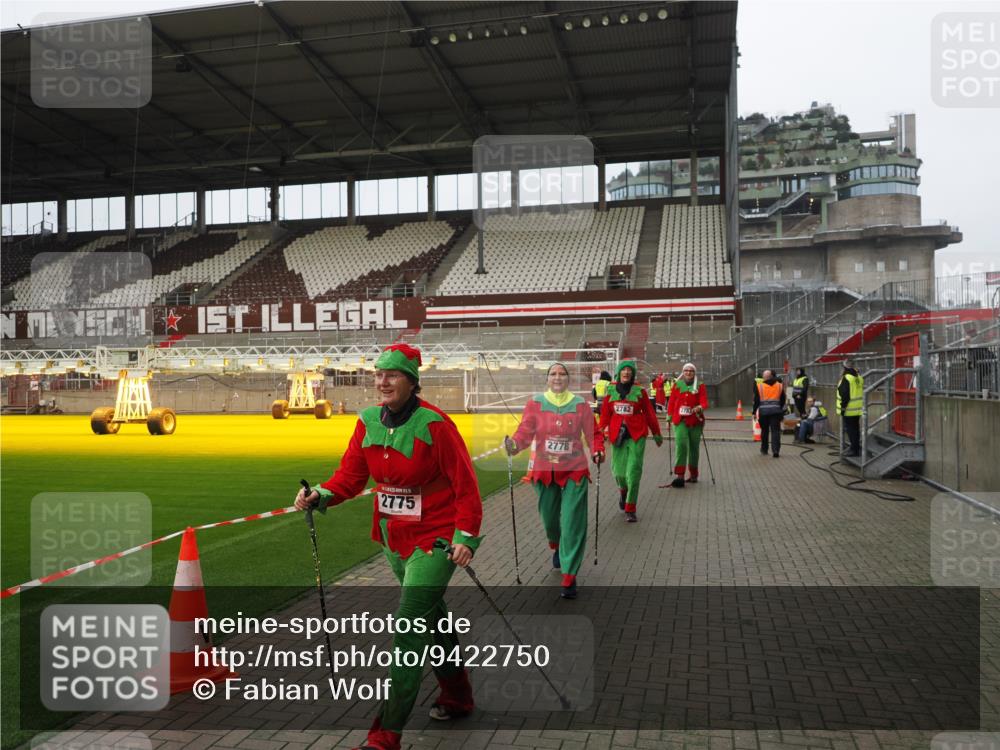 07.12.2025 - St. Pauli X-Mass-Run No. 15 Fabian Wolf http://msf.ph/oto/9422750 07.12.2025 11:54:38 Ziel 333, 1331, 1784, 2775, 2778, 2782, 2783, 3446 meine-sportfotos.de