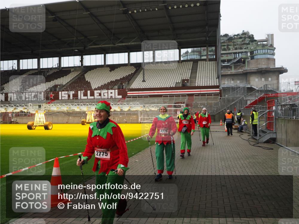 07.12.2025 - St. Pauli X-Mass-Run No. 15 Fabian Wolf http://msf.ph/oto/9422751 07.12.2025 11:54:38 Ziel 333, 1331, 1784, 2775, 2778, 2782, 2783, 3446 meine-sportfotos.de