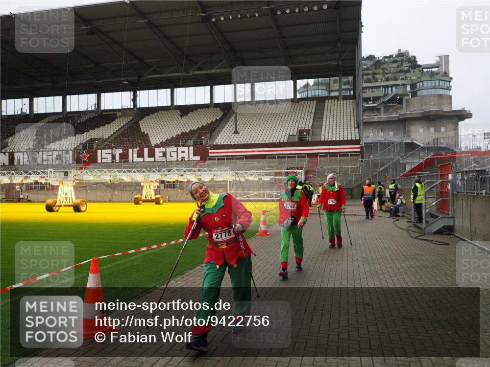 07.12.2025 - St. Pauli X-Mass-Run No. 15 Fabian Wolf http://msf.ph/oto/9422756 07.12.2025 11:54:39 Ziel 333, 1331, 1784, 2775, 2778, 2782, 2783, 3446 meine-sportfotos.de