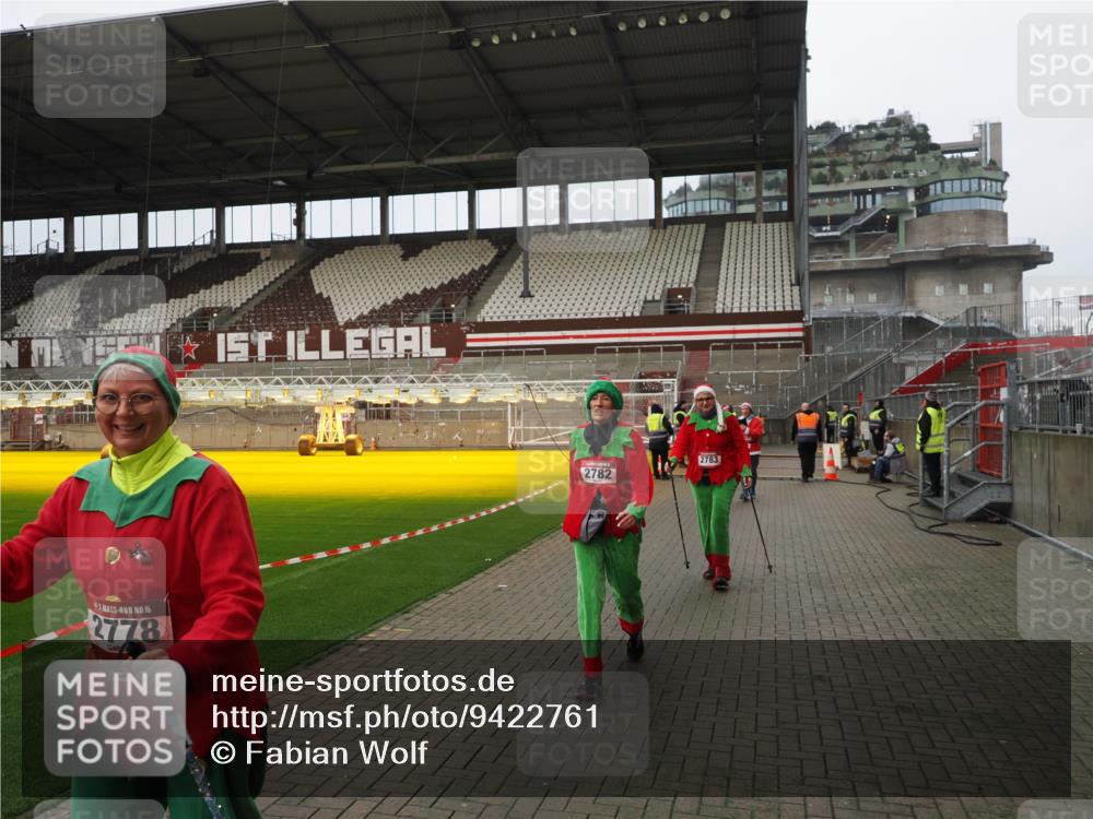 07.12.2025 - St. Pauli X-Mass-Run No. 15 Fabian Wolf http://msf.ph/oto/9422761 07.12.2025 11:54:40 Ziel 333, 1331, 1784, 2775, 2778, 2782, 2783 meine-sportfotos.de