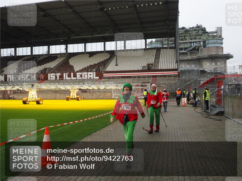 07.12.2025 - St. Pauli X-Mass-Run No. 15 Fabian Wolf http://msf.ph/oto/9422763 07.12.2025 11:54:40 Ziel 333, 1331, 1784, 2775, 2778, 2782, 2783 meine-sportfotos.de