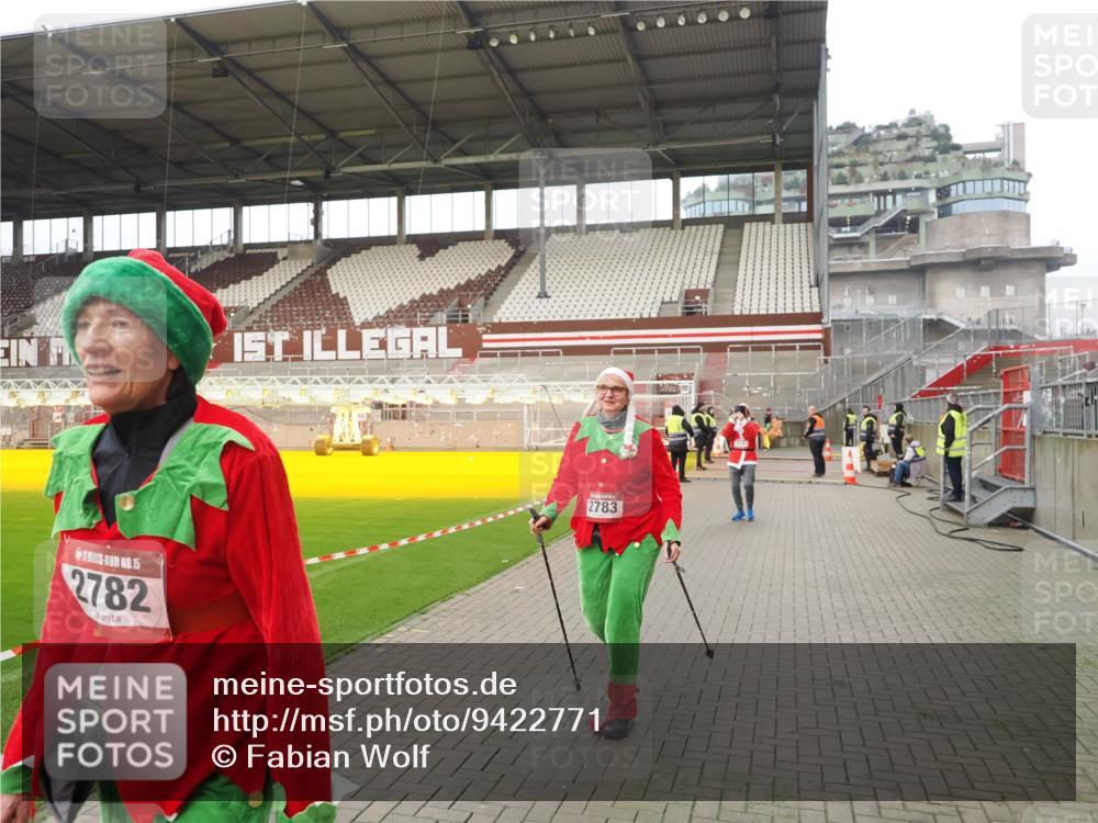 07.12.2025 - St. Pauli X-Mass-Run No. 15 Fabian Wolf http://msf.ph/oto/9422771 07.12.2025 11:54:42 Ziel 333, 1331, 1784, 2775, 2778, 2782, 2783 meine-sportfotos.de