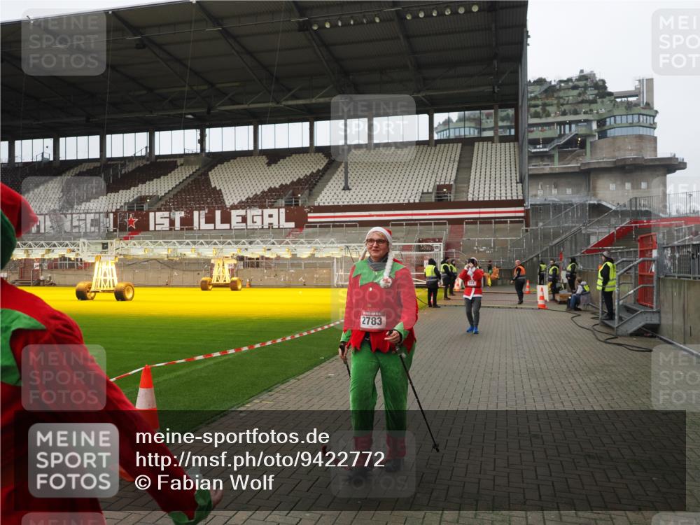 07.12.2025 - St. Pauli X-Mass-Run No. 15 Fabian Wolf http://msf.ph/oto/9422772 07.12.2025 11:54:42 Ziel 333, 1331, 1784, 2775, 2778, 2782, 2783 meine-sportfotos.de