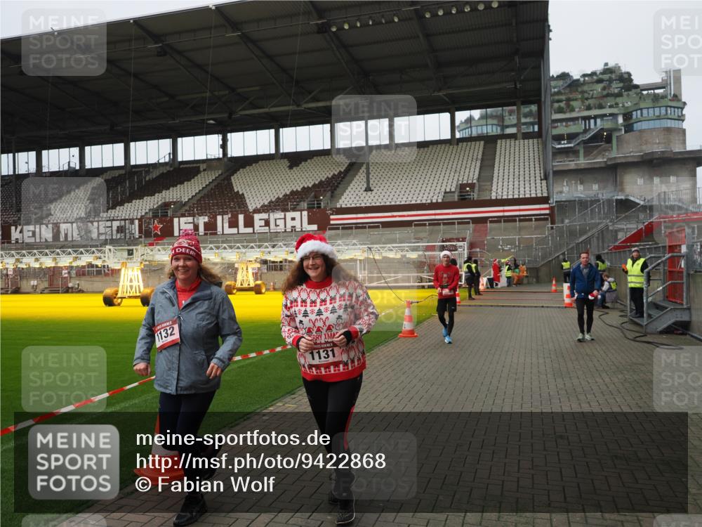 07.12.2025 - St. Pauli X-Mass-Run No. 15 Fabian Wolf http://msf.ph/oto/9422868 07.12.2025 11:55:43 Ziel 299, 1131, 1132, 1535, 3611, 4013, 4785 meine-sportfotos.de