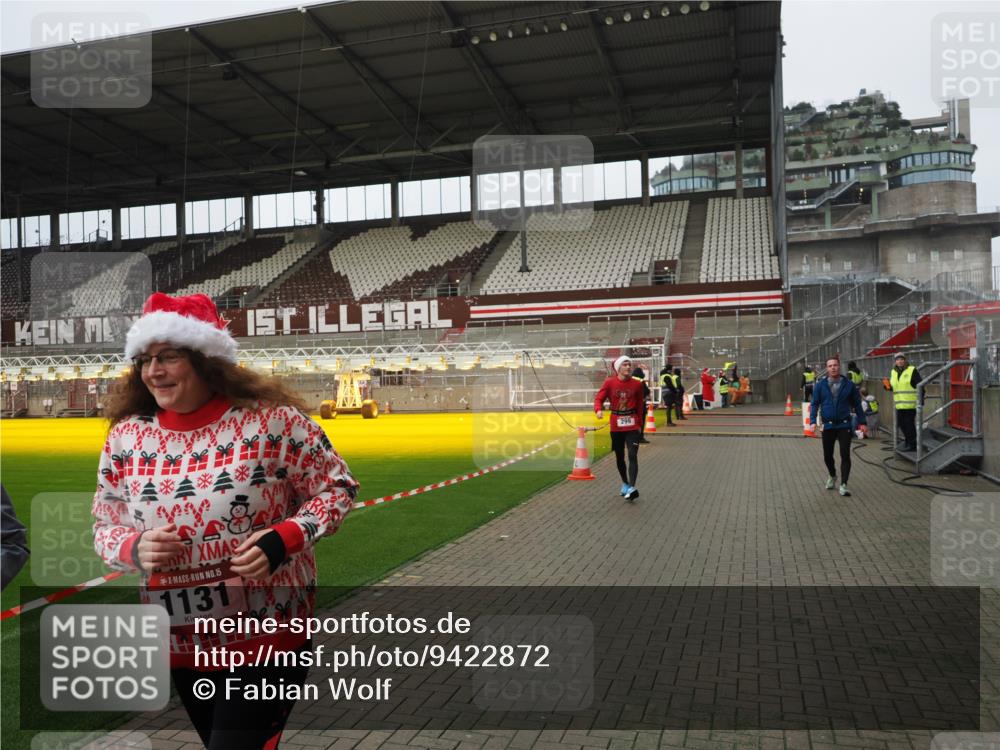 07.12.2025 - St. Pauli X-Mass-Run No. 15 Fabian Wolf http://msf.ph/oto/9422872 07.12.2025 11:55:44 Ziel 299, 1131, 1132, 1535, 4013, 4785 meine-sportfotos.de
