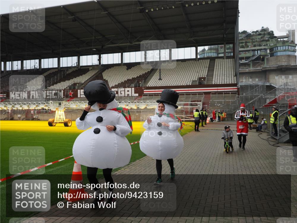 07.12.2025 - St. Pauli X-Mass-Run No. 15 Fabian Wolf http://msf.ph/oto/9423159 07.12.2025 11:57:44 Ziel 2228, 3444, 3452, 3480, 3847, 3852, 3993, 4125 meine-sportfotos.de