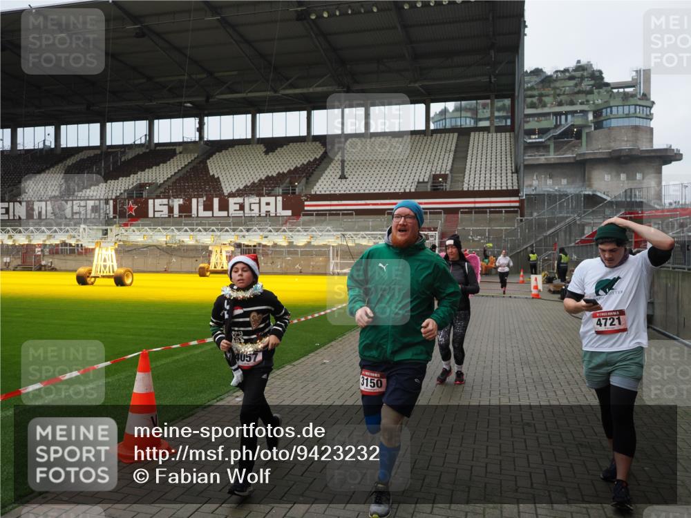 07.12.2025 - St. Pauli X-Mass-Run No. 15 Fabian Wolf http://msf.ph/oto/9423232 07.12.2025 11:58:25 Ziel 163, 1151, 1909, 1914, 3150, 3457, 3661, 4057, 4721 meine-sportfotos.de