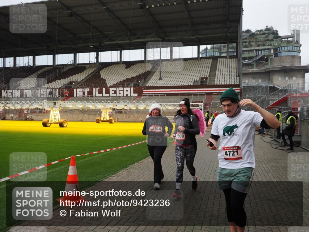 07.12.2025 - St. Pauli X-Mass-Run No. 15 Fabian Wolf http://msf.ph/oto/9423236 07.12.2025 11:58:26 Ziel 163, 1151, 1909, 1914, 3150, 3457, 3661, 4057, 4721 meine-sportfotos.de