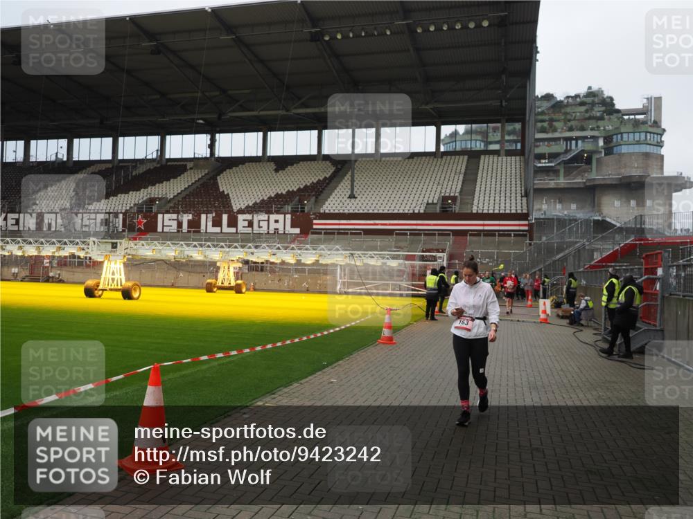 07.12.2025 - St. Pauli X-Mass-Run No. 15 Fabian Wolf http://msf.ph/oto/9423242 07.12.2025 11:58:34 Ziel 163, 1151, 1909, 1914, 3150, 3192, 3457, 3661, 4057, 4505, 4721 meine-sportfotos.de
