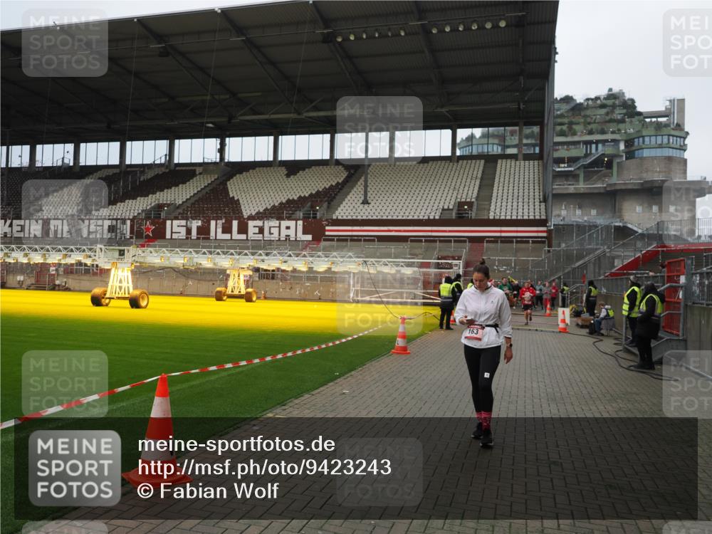 07.12.2025 - St. Pauli X-Mass-Run No. 15 Fabian Wolf http://msf.ph/oto/9423243 07.12.2025 11:58:34 Ziel 163, 1151, 1909, 1914, 3150, 3192, 3457, 3661, 4057, 4505, 4721 meine-sportfotos.de