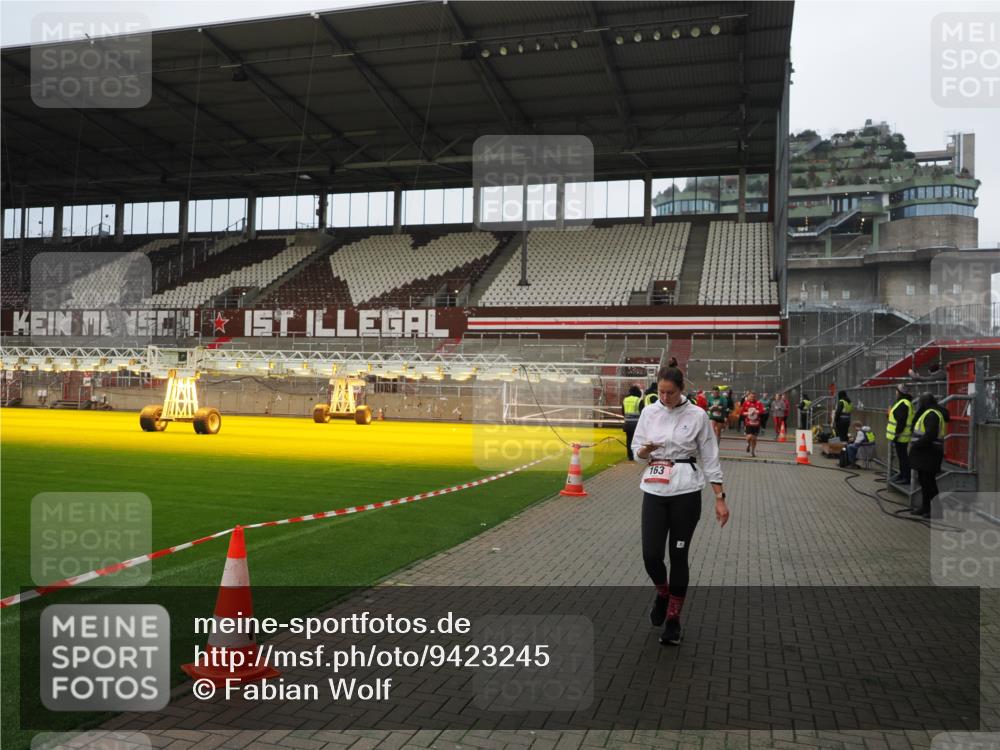 07.12.2025 - St. Pauli X-Mass-Run No. 15 Fabian Wolf http://msf.ph/oto/9423245 07.12.2025 11:58:34 Ziel 163, 1151, 1909, 1914, 3150, 3192, 3457, 3661, 4057, 4505, 4721 meine-sportfotos.de