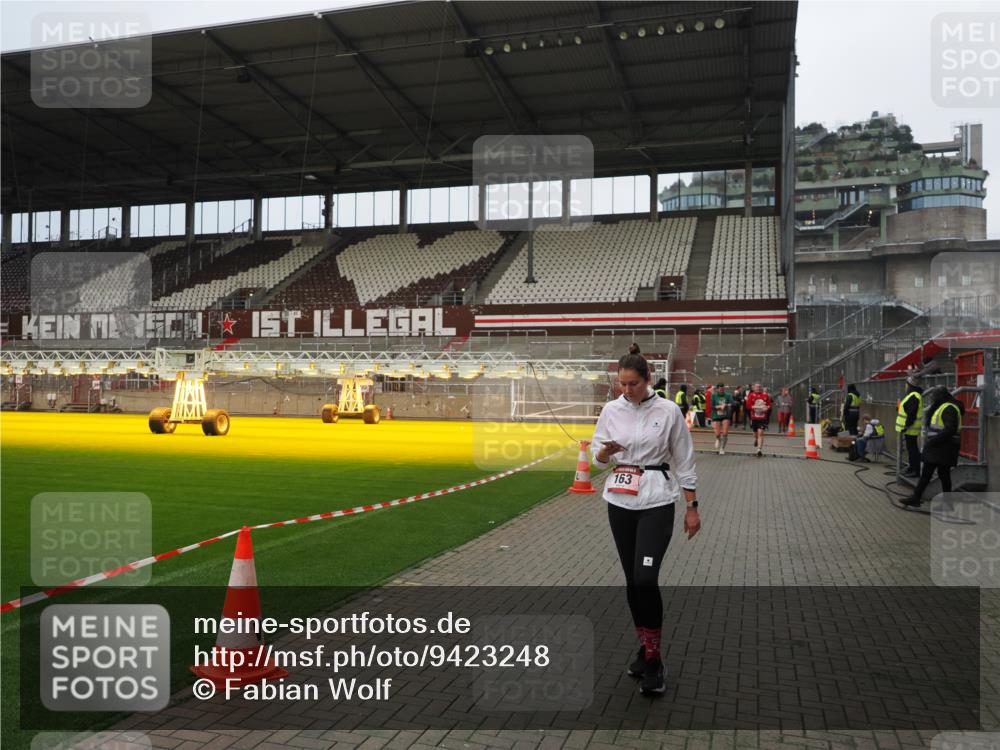 07.12.2025 - St. Pauli X-Mass-Run No. 15 Fabian Wolf http://msf.ph/oto/9423248 07.12.2025 11:58:35 Ziel 163, 1151, 1909, 1914, 3150, 3192, 3457, 4057, 4505, 4721 meine-sportfotos.de